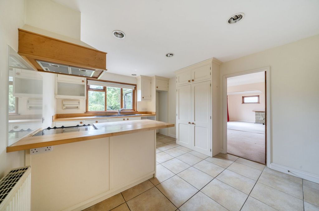 Property photo 2 of 24
