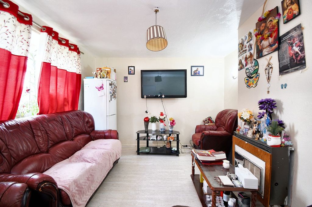 Property photo 2 of 12