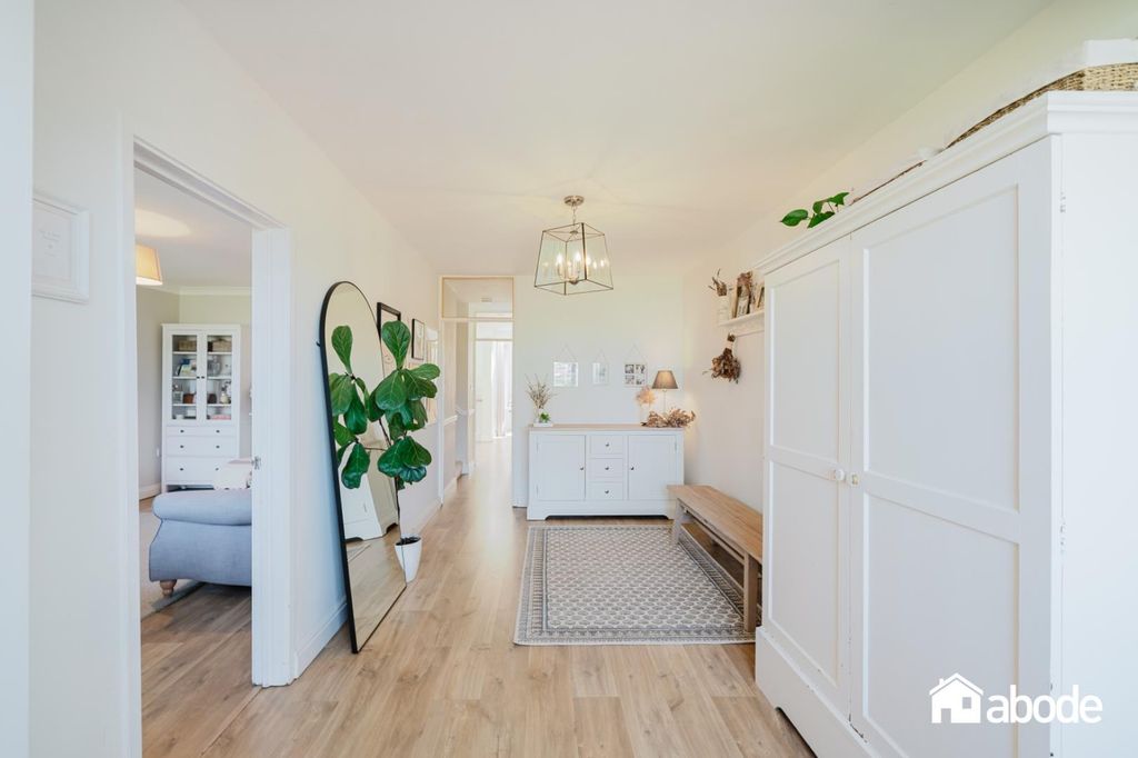 Property photo 2 of 34 Dsc00700-Hdr.Jpg