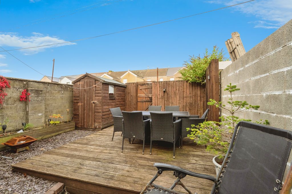 Property photo 3 of 16