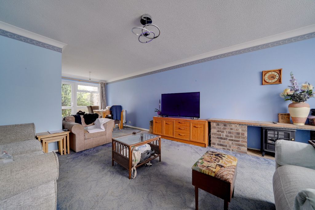 Property photo 2 of 7 4420182