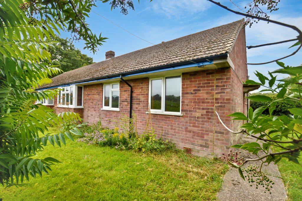 Property photo 2 of 16 1 Manor Farm Bungalow 16July26 (18)