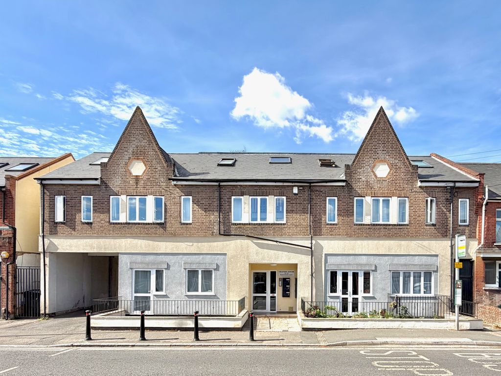 Property photo 1 of 10 External
