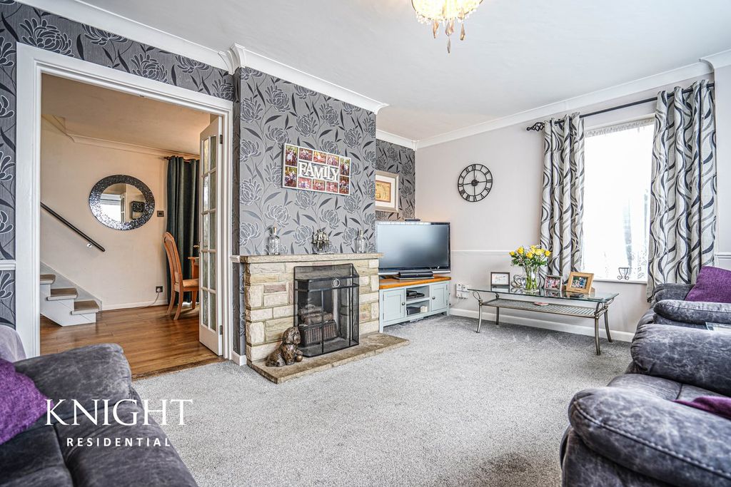 Property photo 2 of 29