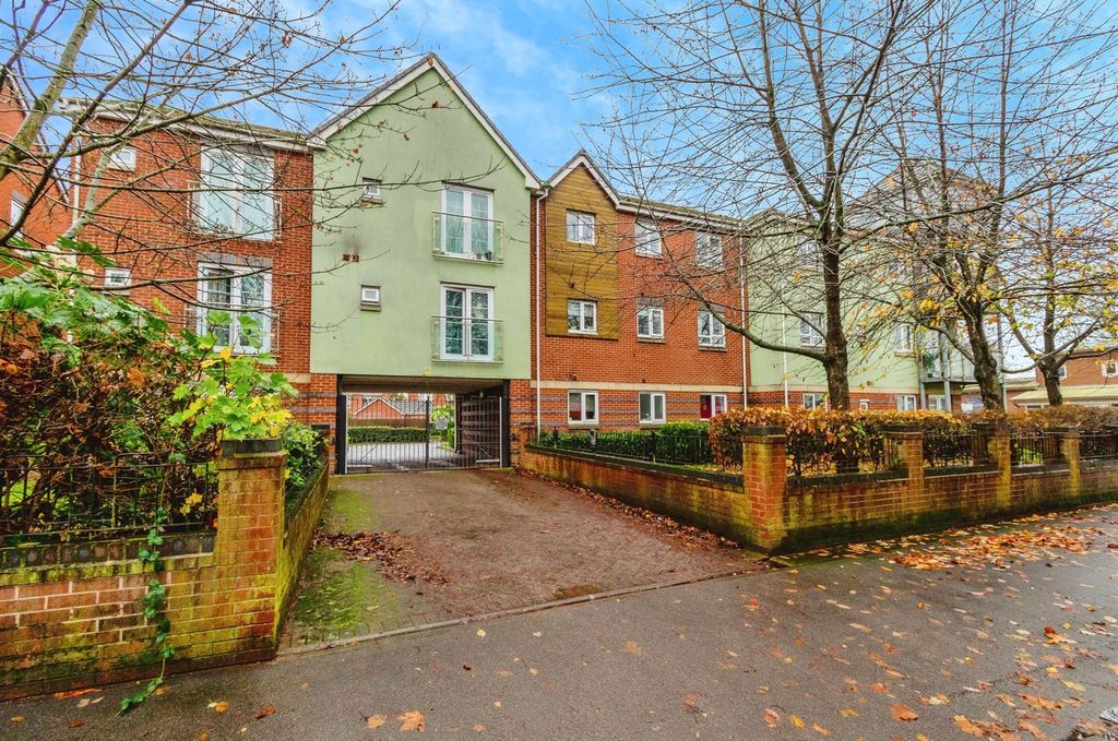 Property photo 1 of 17