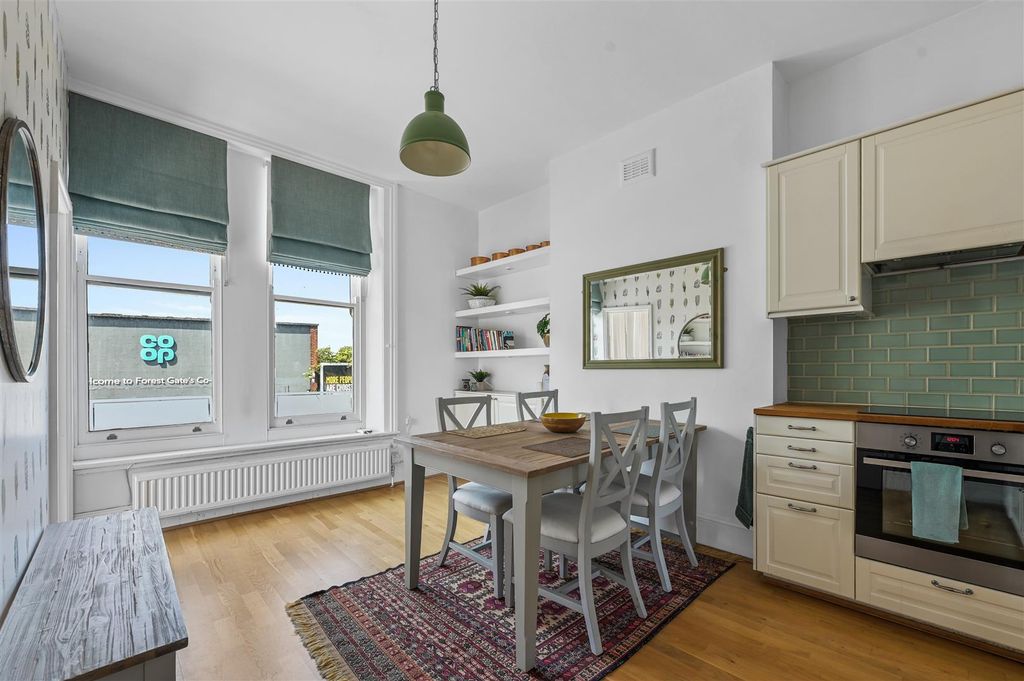 Property photo 3 of 12 Dining Room