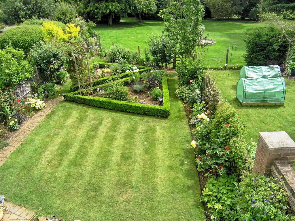 Property photo 2 of 24 19-Danesbury-Park-View-From-Upstairs-2.Jpg