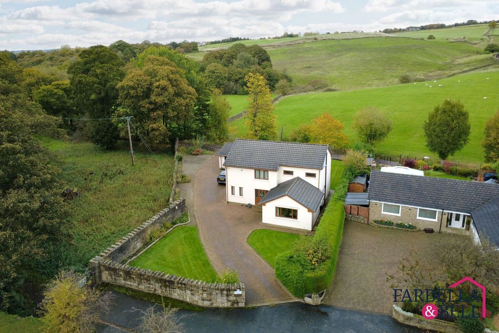 Property photo 2 of 26