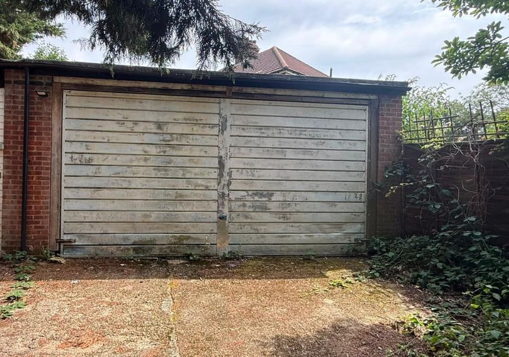 Property photo 1 of 4