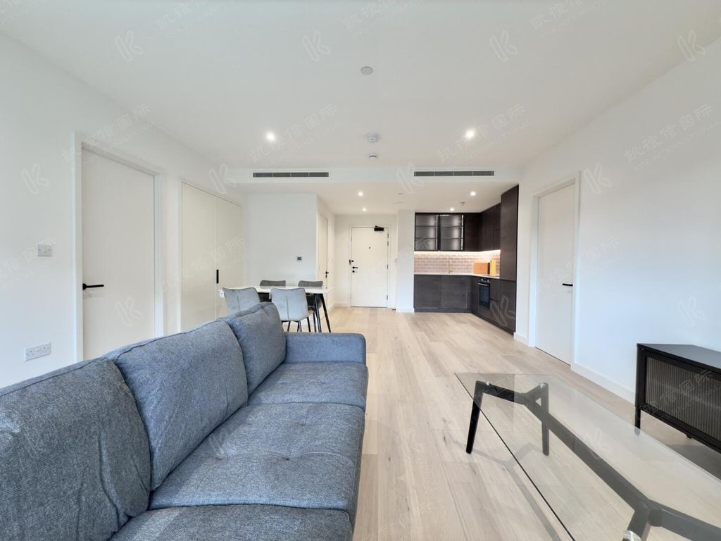 Property photo 1 of 15 Living Room