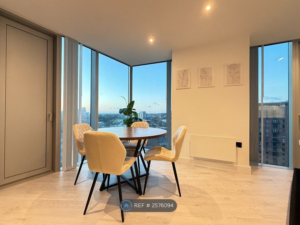 Property photo 3 of 10 Dining Area