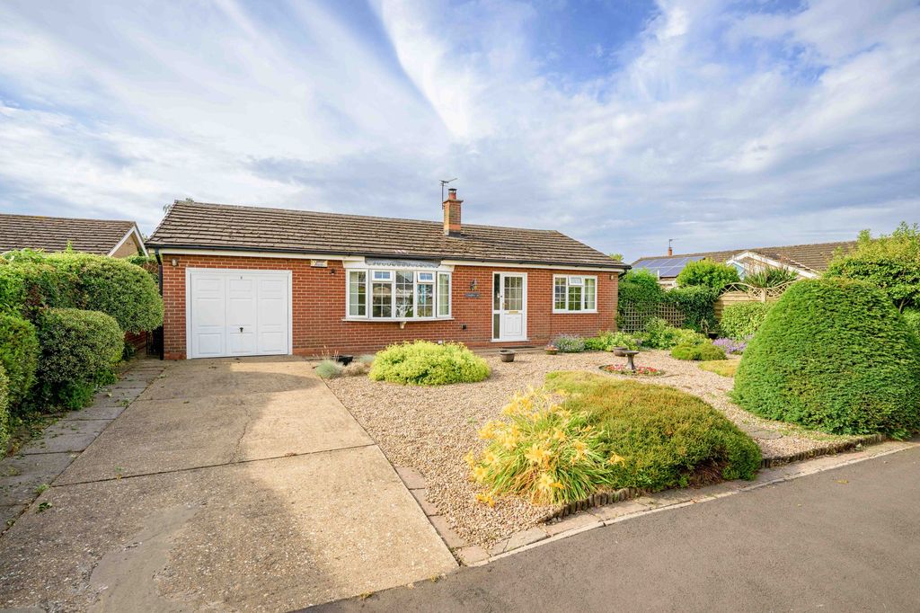 Property photo 1 of 33