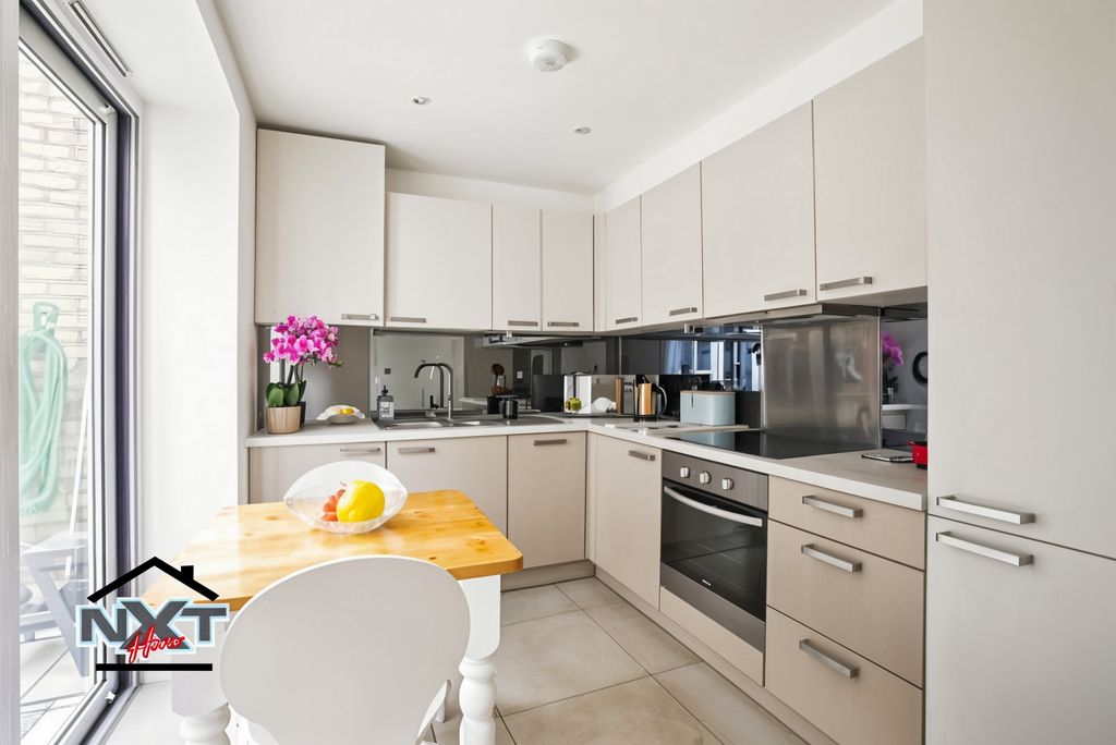 Property photo 3 of 17 Photo 3