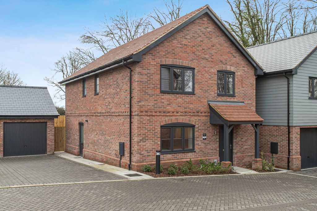 Property photo 1 of 16 Plot 6 Acer Close