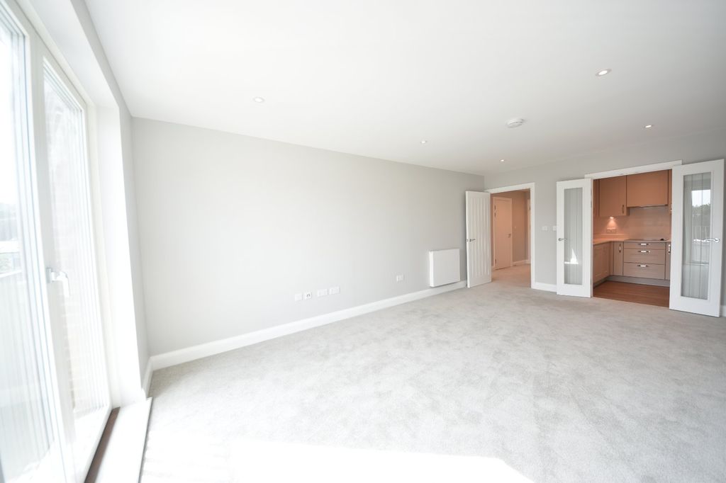 Property photo 3 of 16 Living Room