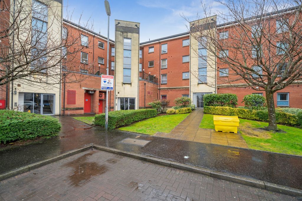 Property photo 1 of 18