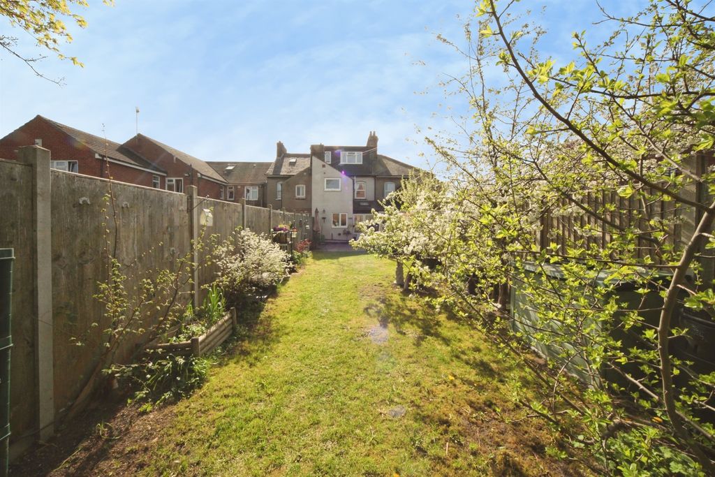 Property photo 2 of 16