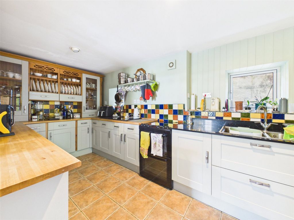 Property photo 3 of 29 Picture No. 02