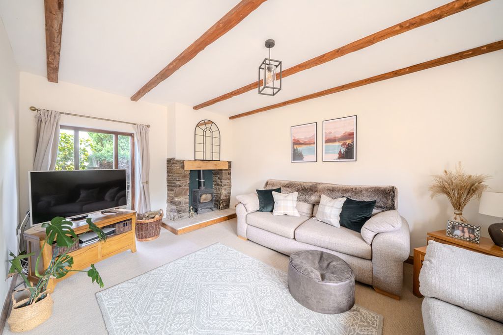 Property photo 1 of 31