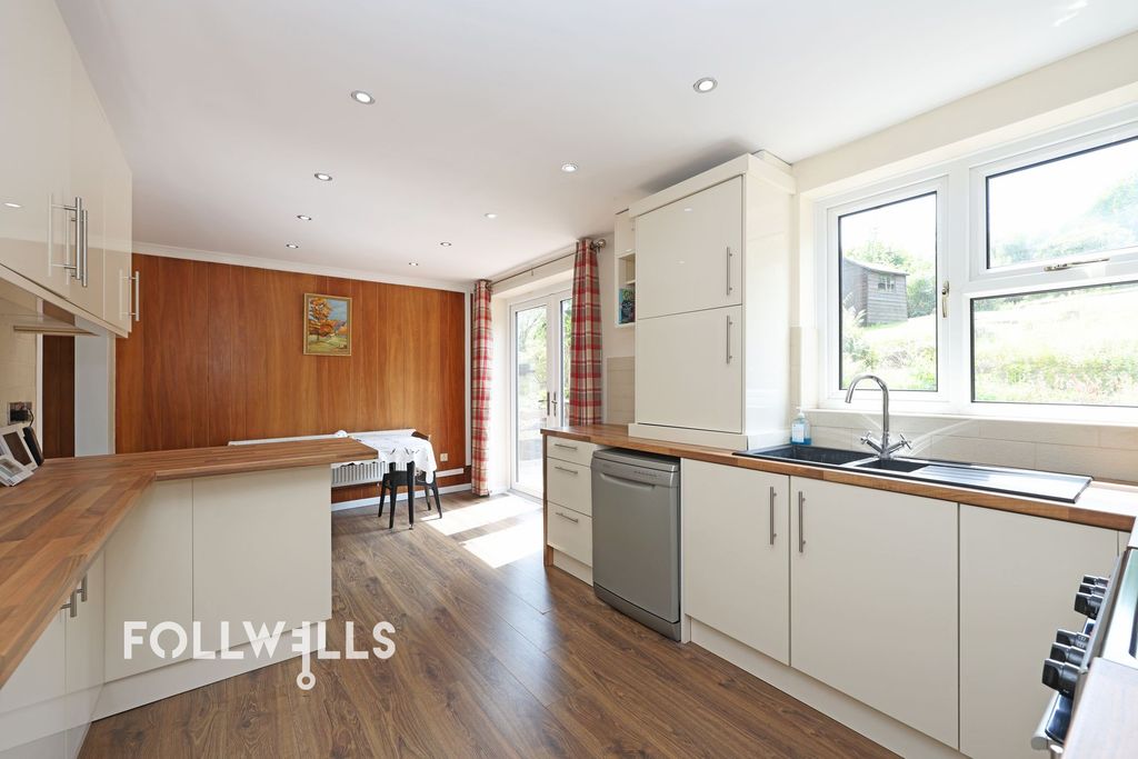 Property photo 2 of 23