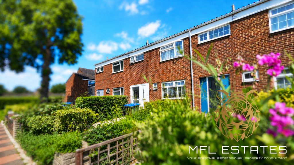 Property photo 1 of 10 3 Bedroom Family Home To Let In Eden Park Beckenham Br3 | Langley Schools Catchment
