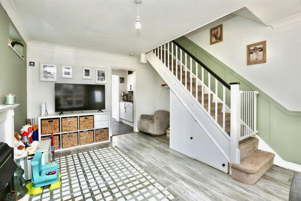 Property photo 3 of 14