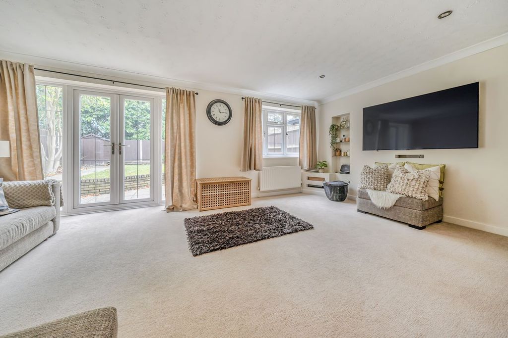 Property photo 2 of 18