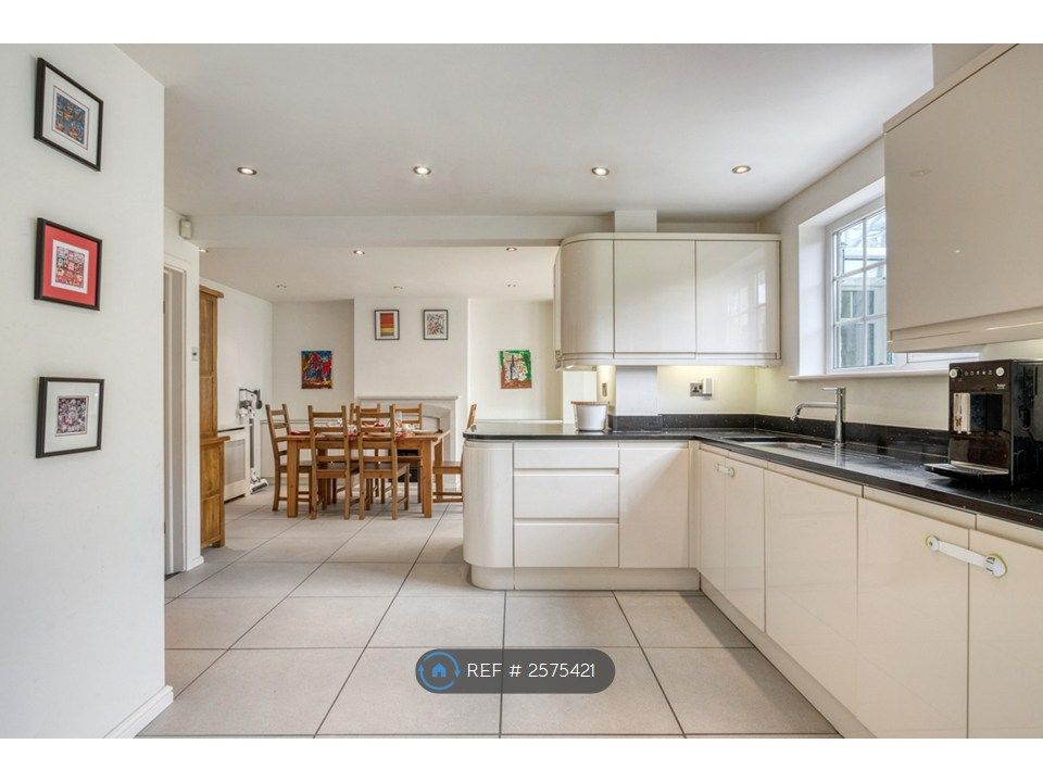 Property photo 3 of 23