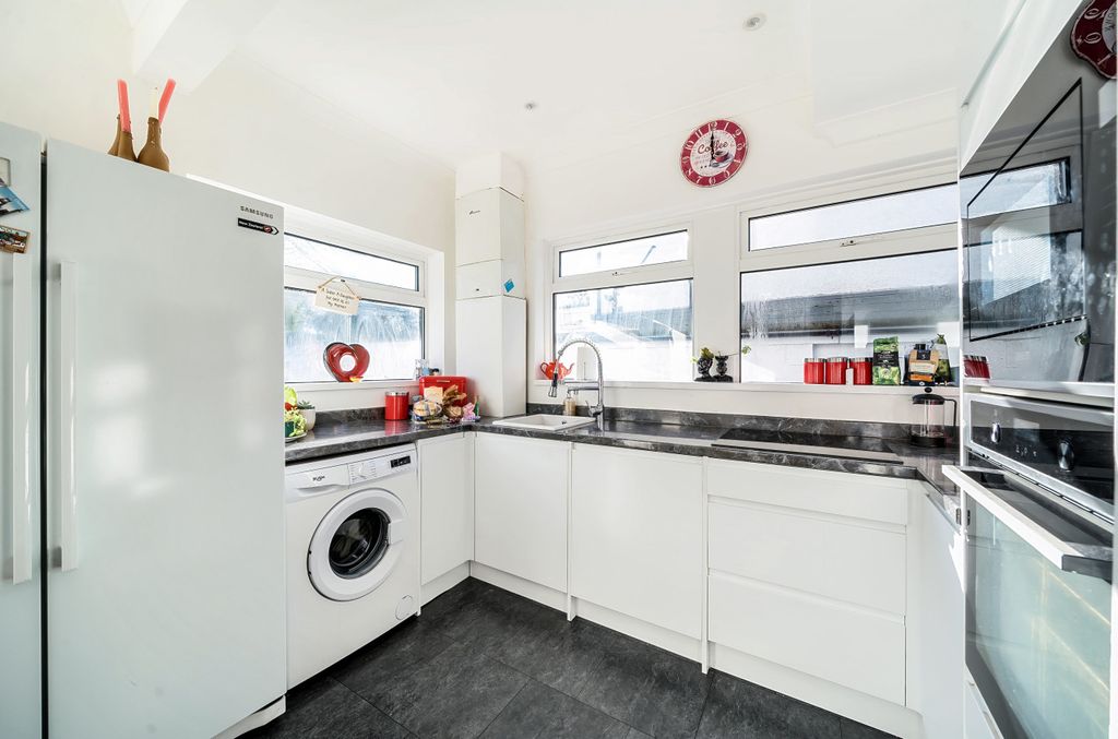 Property photo 2 of 16 1074828 (11).Jpg