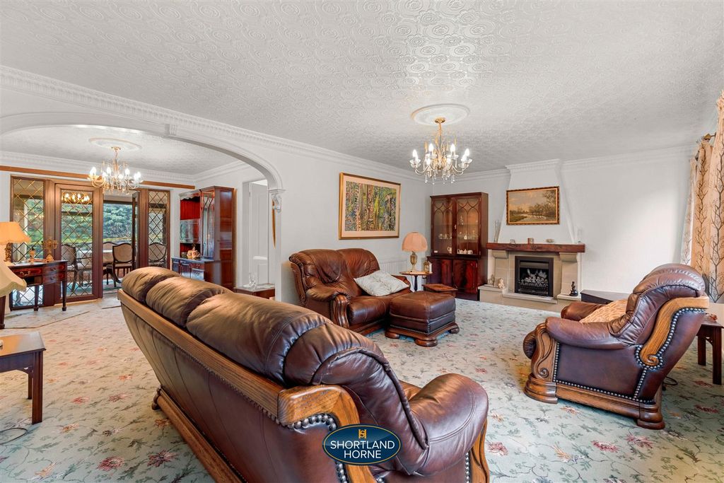 Property photo 3 of 34 17 Fairlands Park (22 Of 39).Jpg