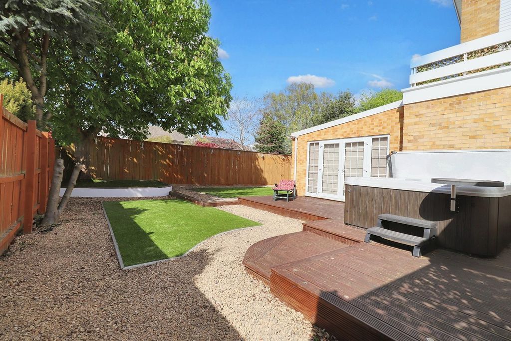 Property photo 3 of 31