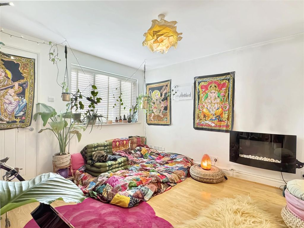 Property photo 3 of 17 Img (16).Jpg