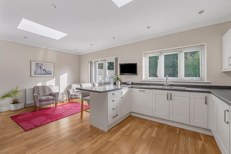 Property photo 3 of 24 Photo 23