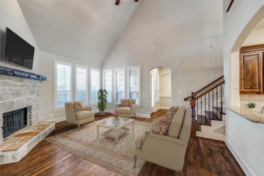 Property photo 1 of 31