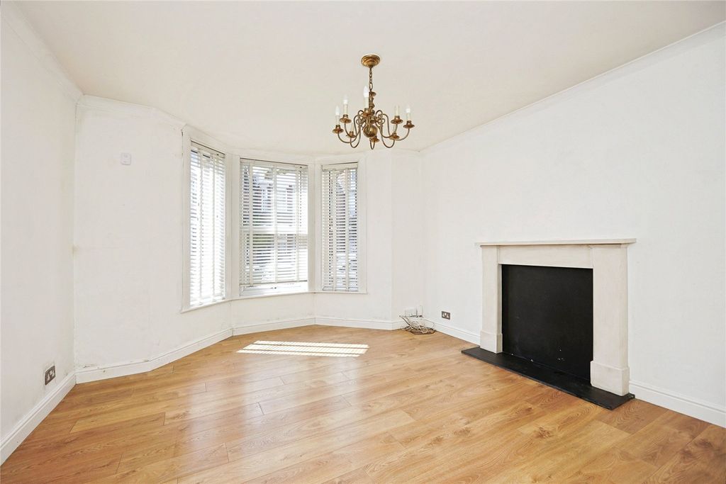 Property photo 3 of 21 Picture No. 02