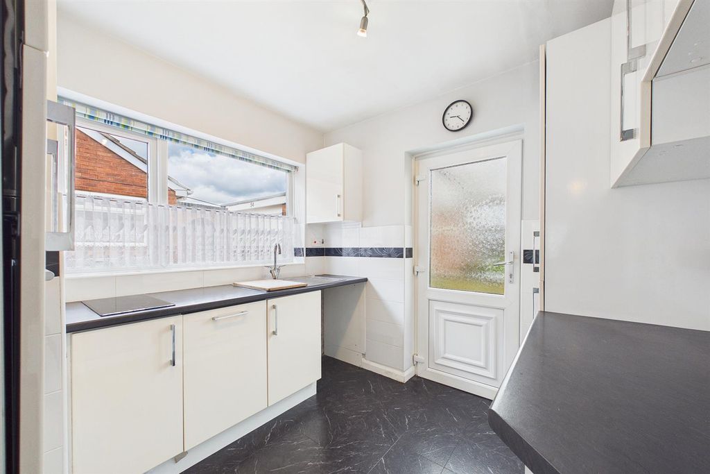 Property photo 3 of 10 Cam03736G0-Pr0277-Still004.Jpg
