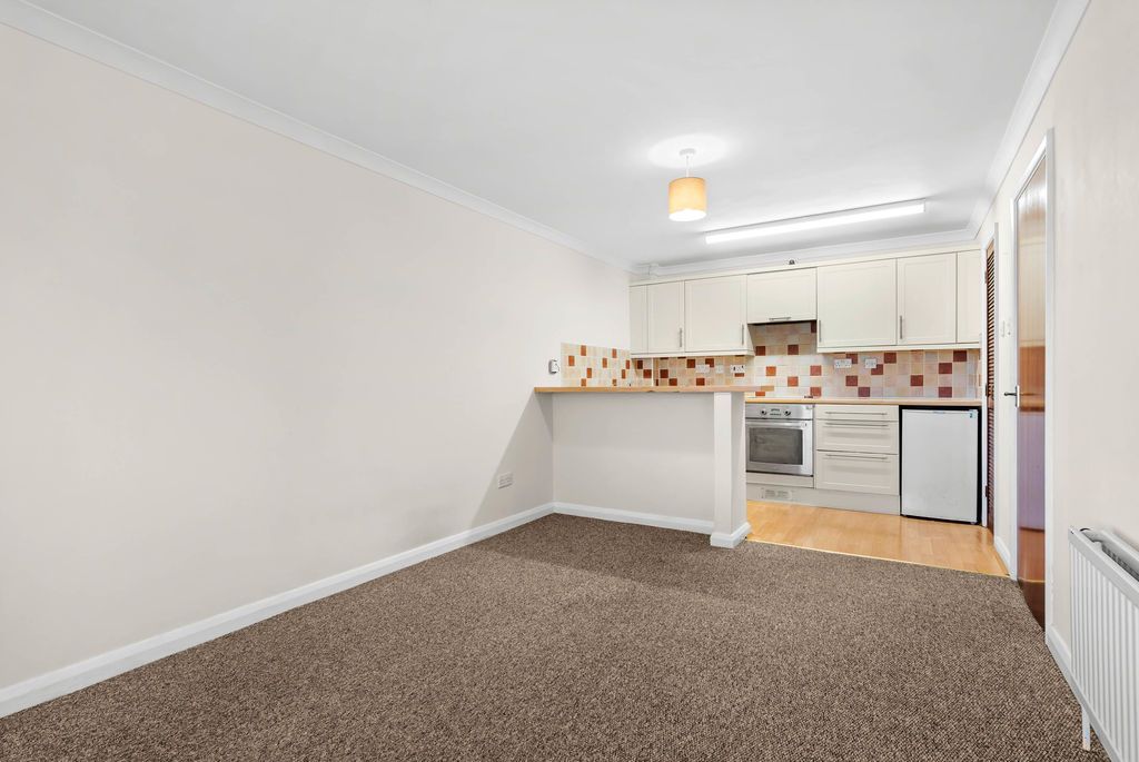 Property photo 3 of 7 Photo 1