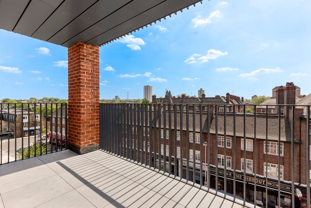 Property photo 3 of 12