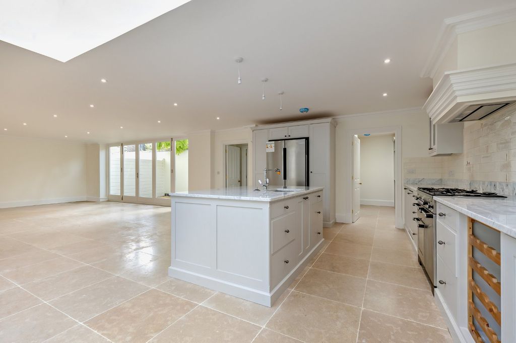 Property photo 2 of 19 Picture No. 55