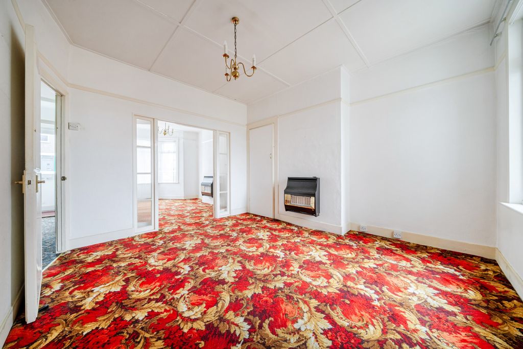 Property photo 3 of 19 Dining Room