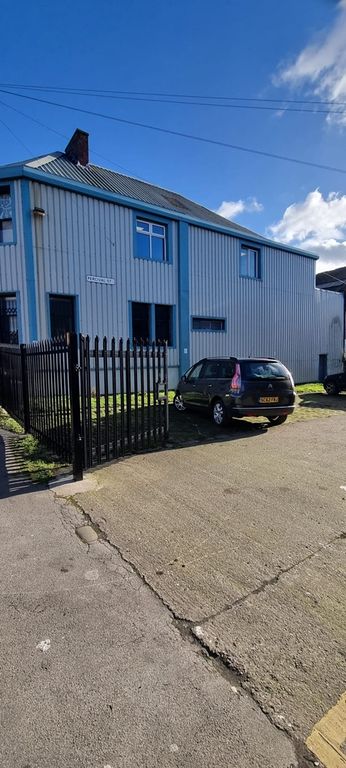 Property photo 2 of 5