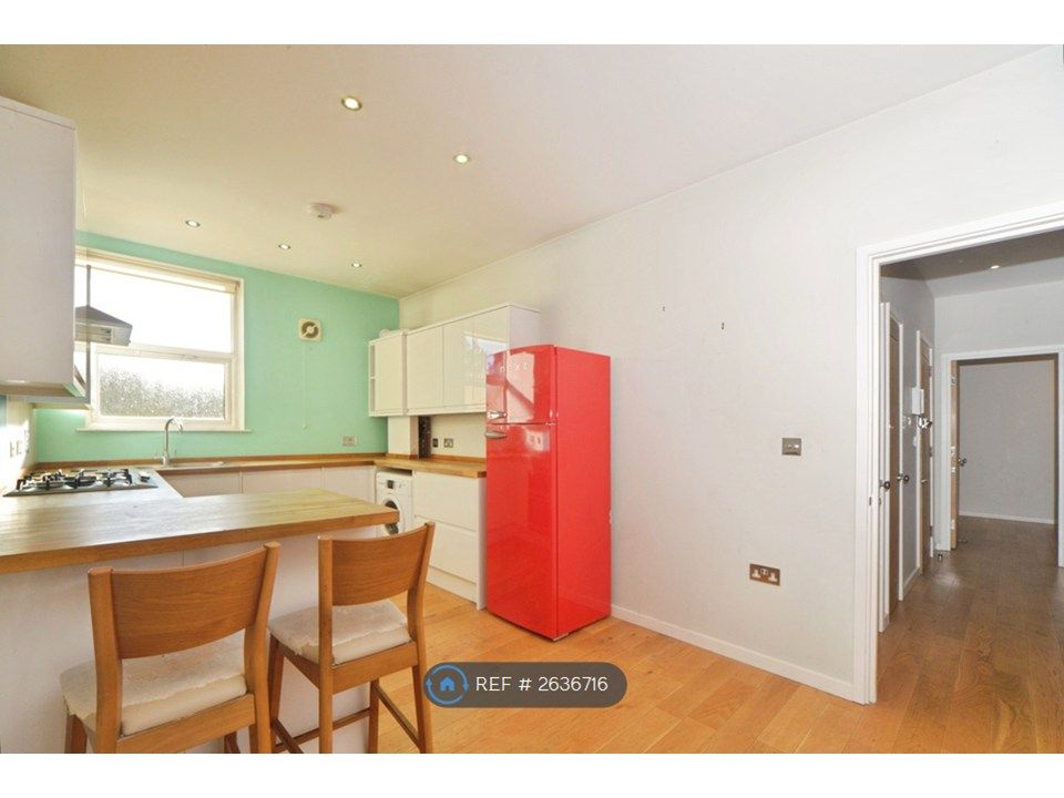 Property photo 2 of 17 Dining Kitchen