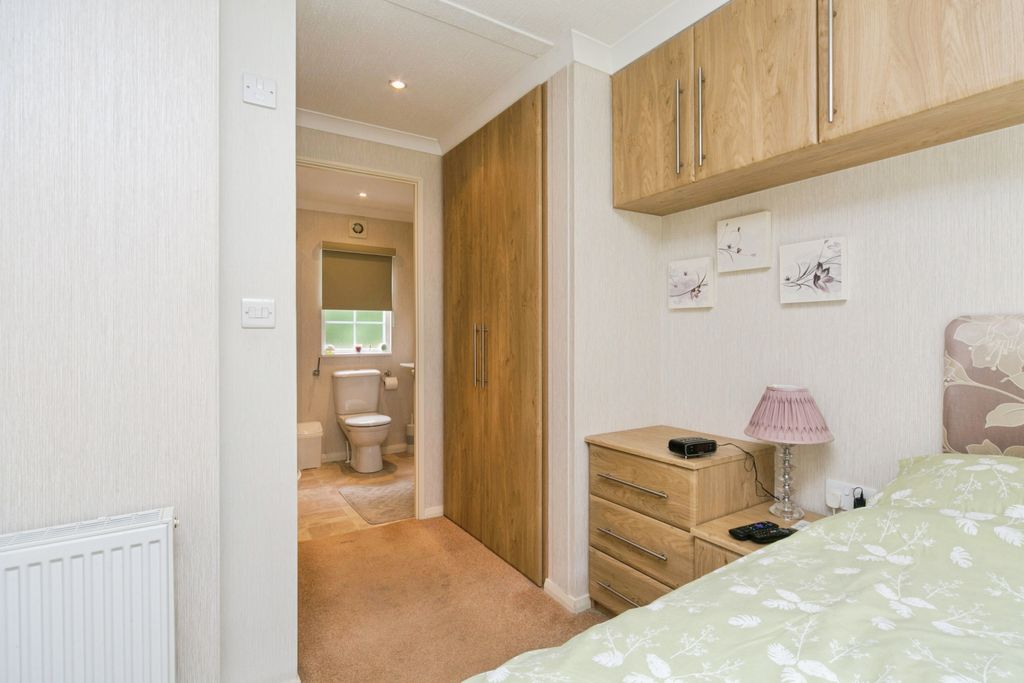 Property photo 3 of 15 En-Suite