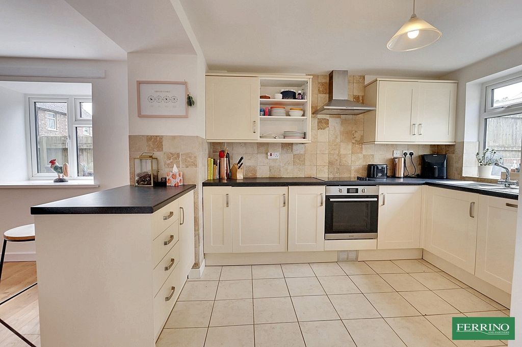 Property photo 2 of 21 Kitchen