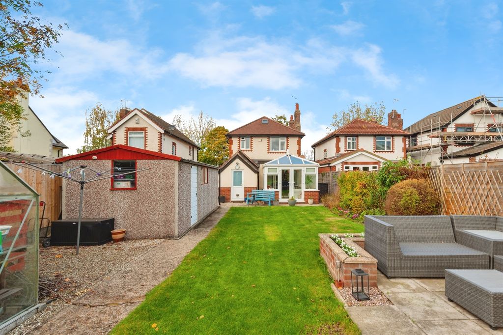 Property photo 2 of 19