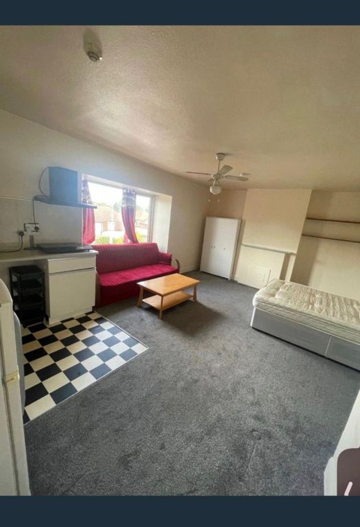 Property photo 1 of 3