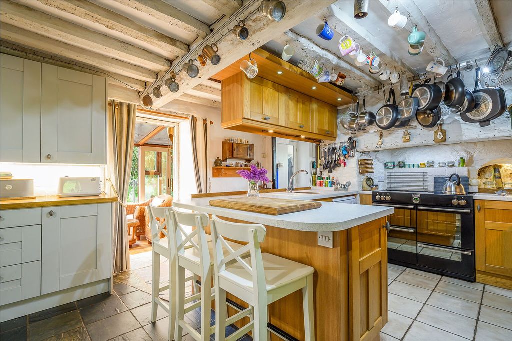 Property photo 2 of 29