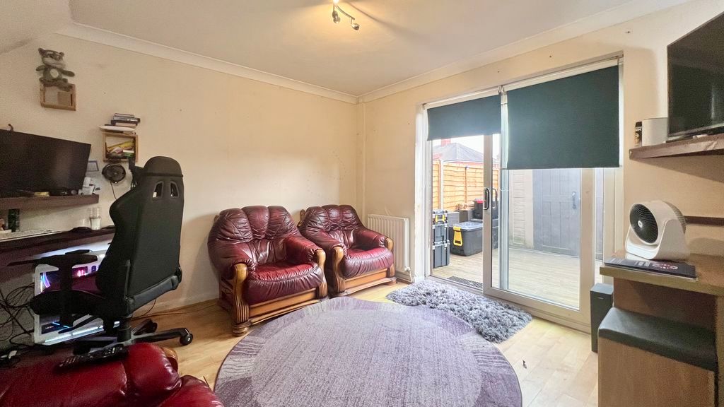 Property photo 3 of 11 Photo 3