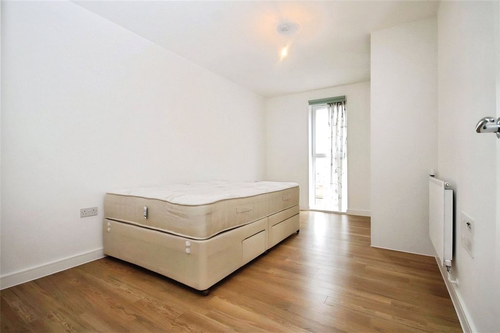 Property photo 3 of 9 Bedroom