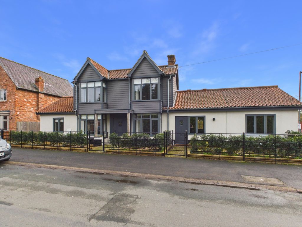 Property photo 1 of 35 4902462